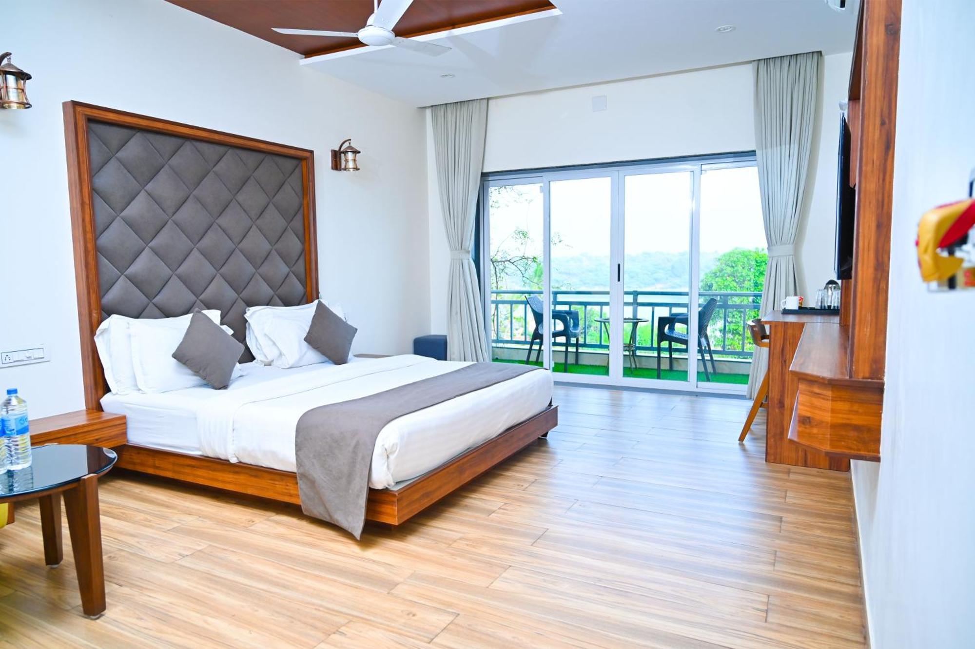 Krishna Riverside Resort Vasad Extérieur photo