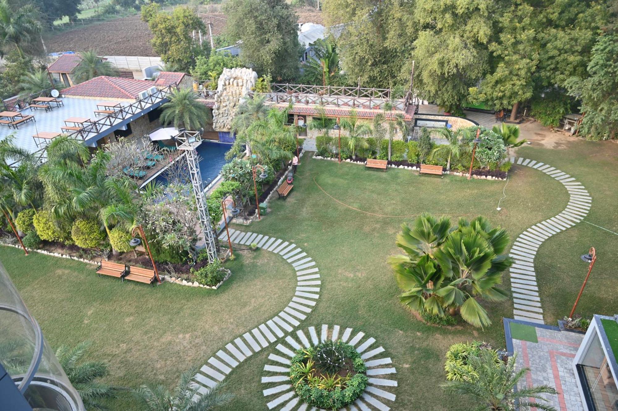 Krishna Riverside Resort Vasad Extérieur photo