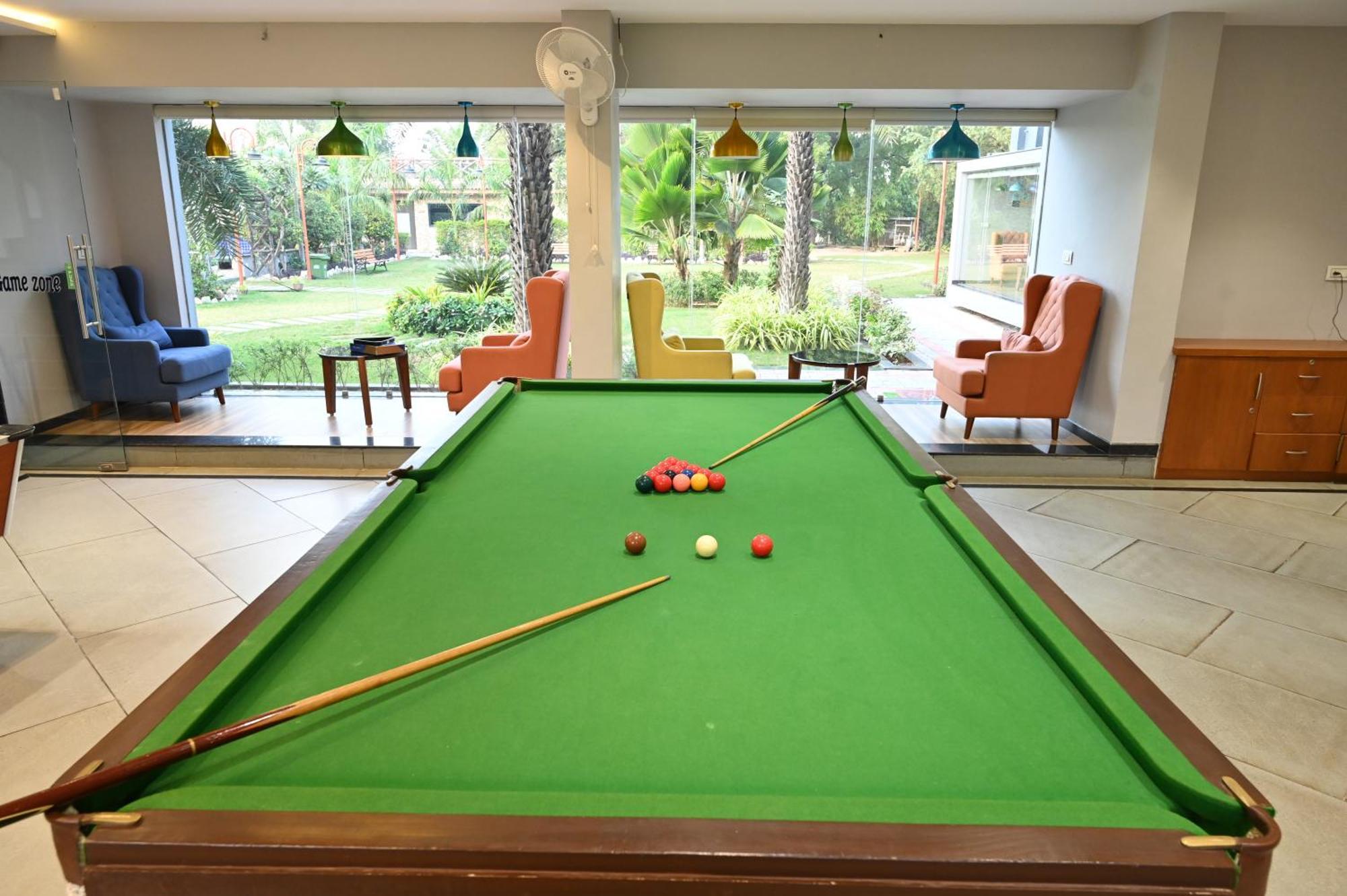 Krishna Riverside Resort Vasad Extérieur photo