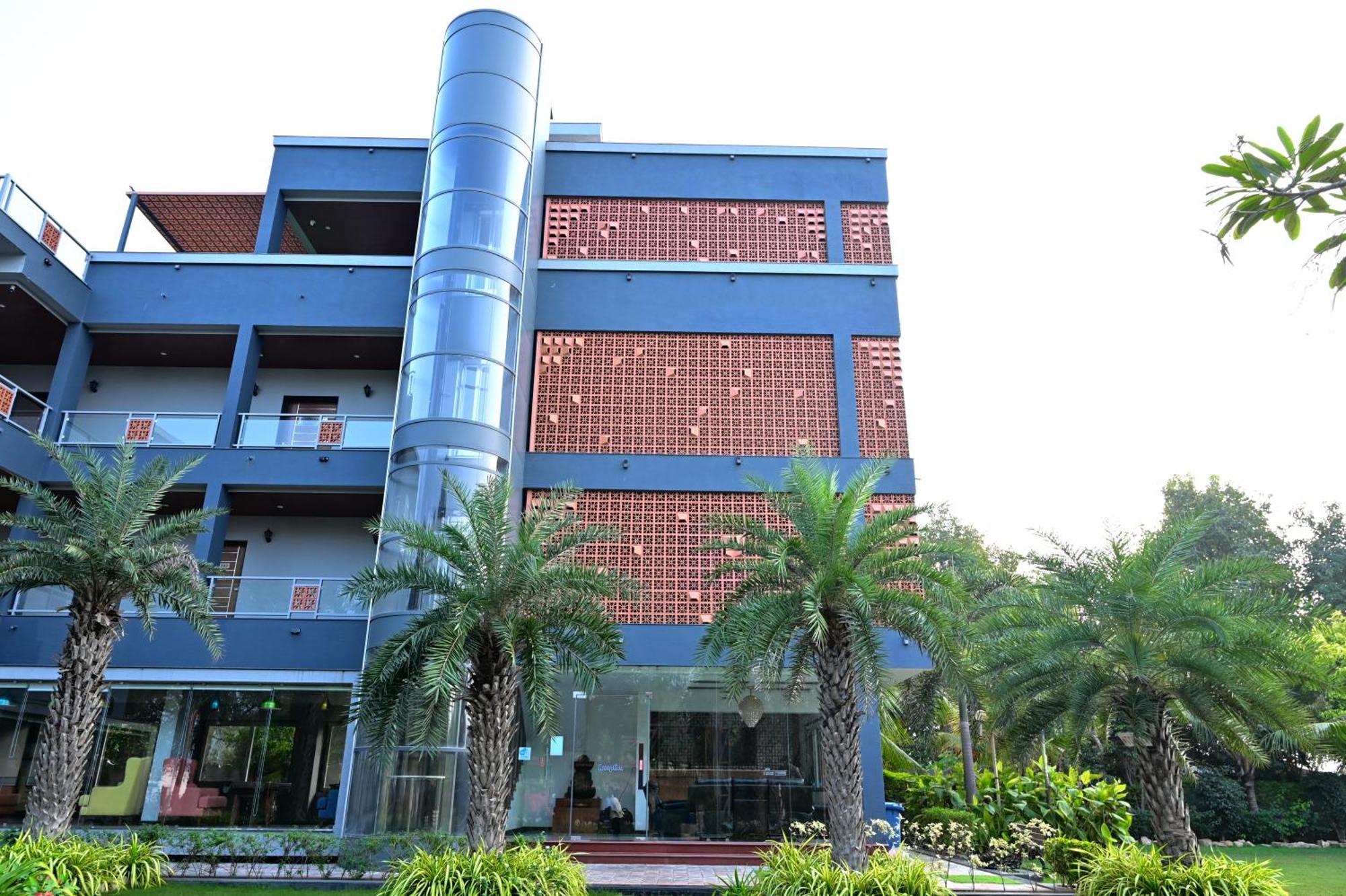 Krishna Riverside Resort Vasad Extérieur photo