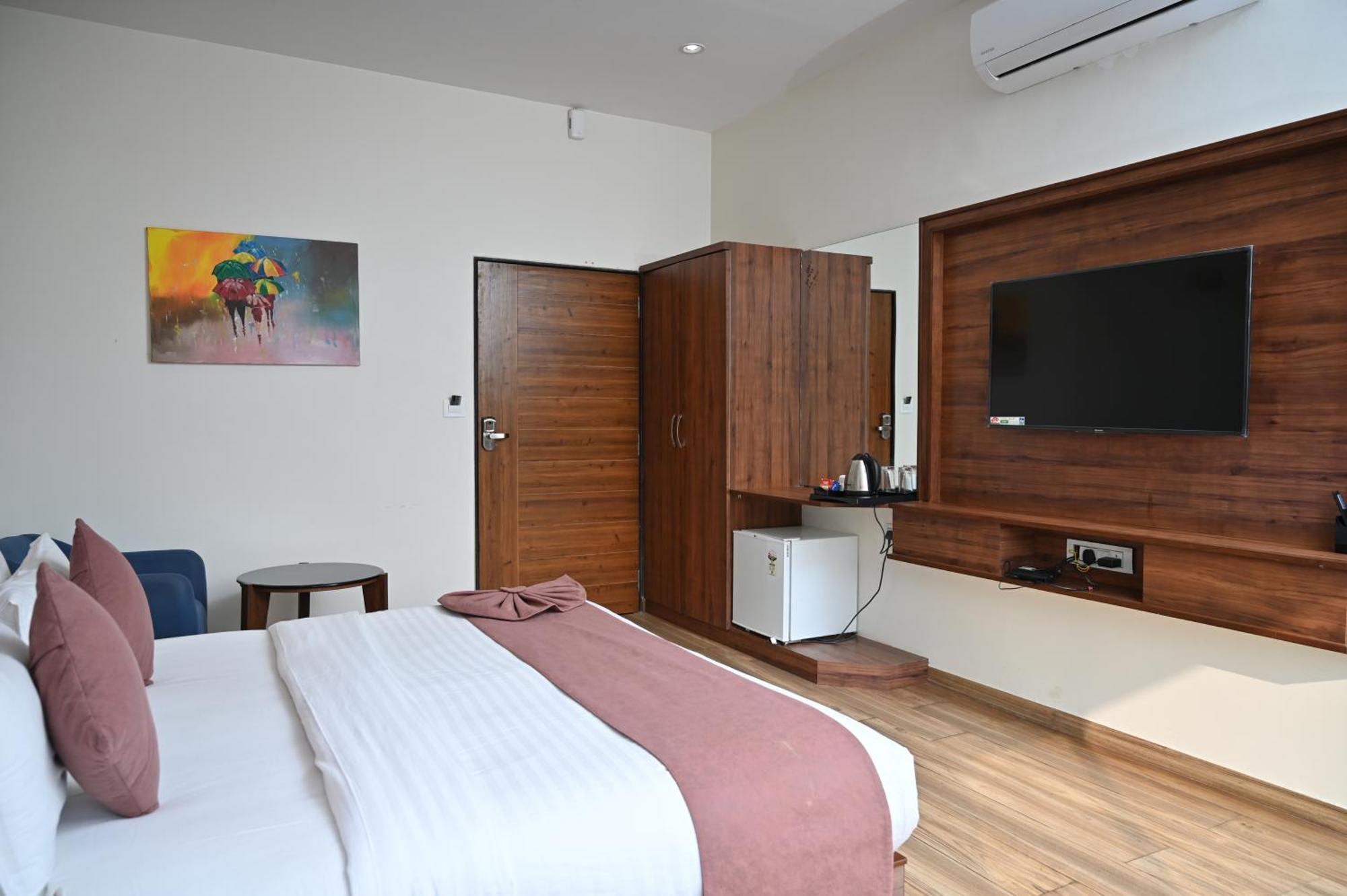 Krishna Riverside Resort Vasad Extérieur photo